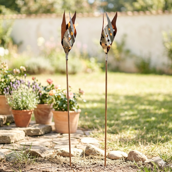 Beeindruckende Gartenstecker Fackel mit Schlitzen ca. 155 cm - Gartendekoration